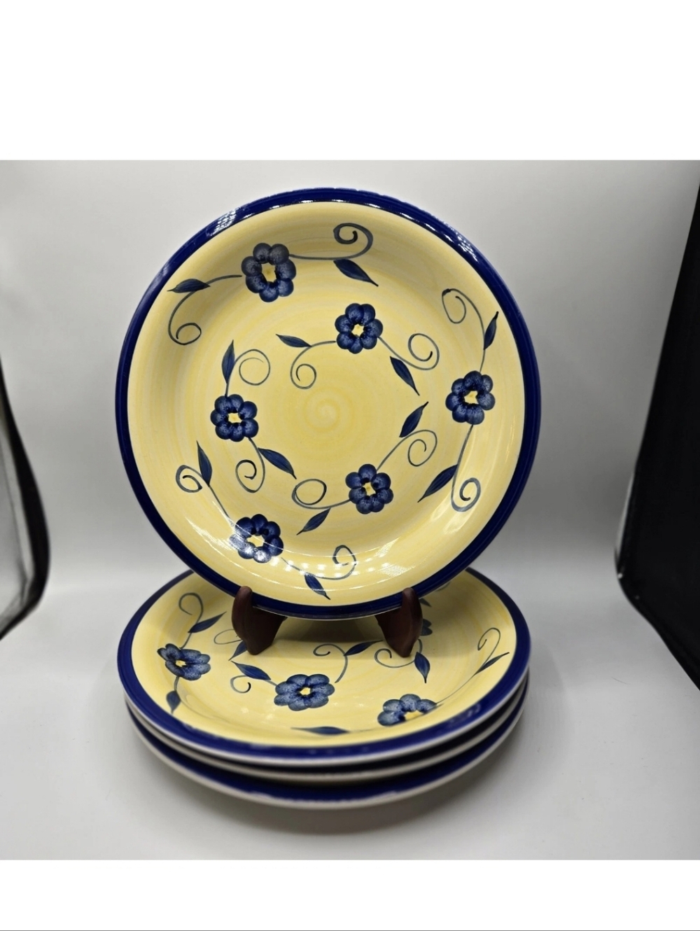 Mulberry Home Collection (4) Dinner Plates Yellow Blue Fliral Round 10.5"